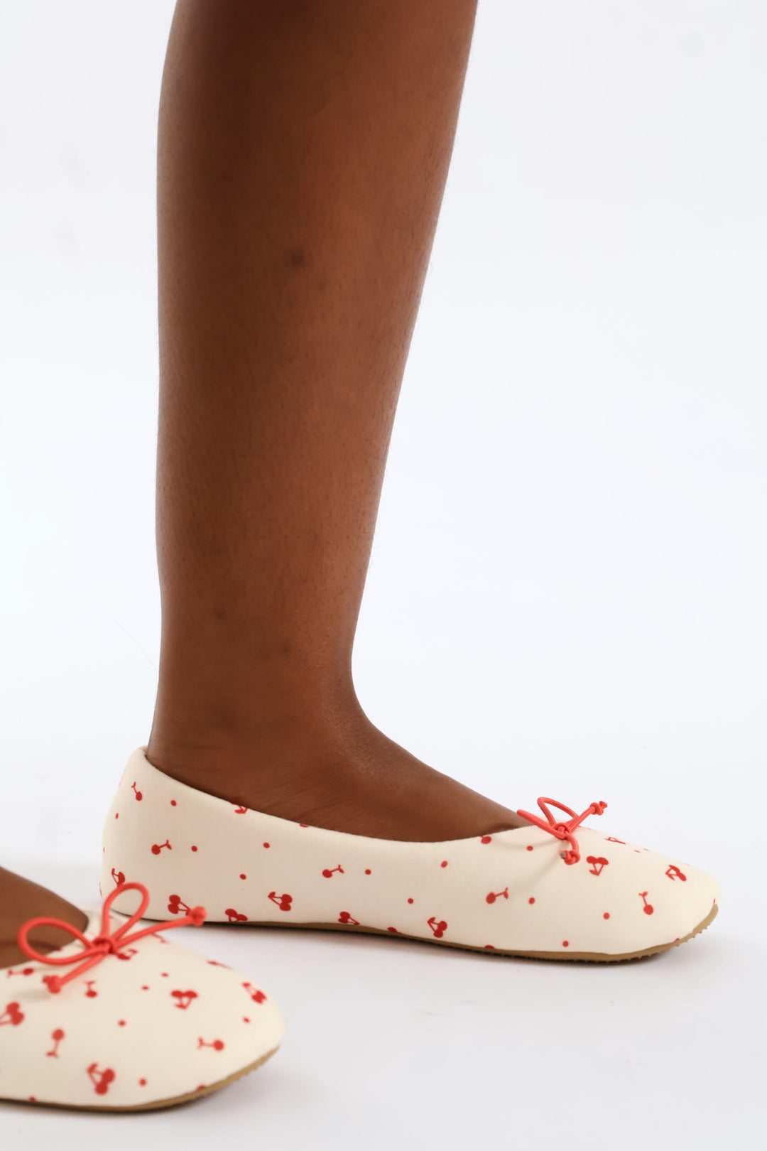 Cherry And Bow Detail Pump Slipper - Off White