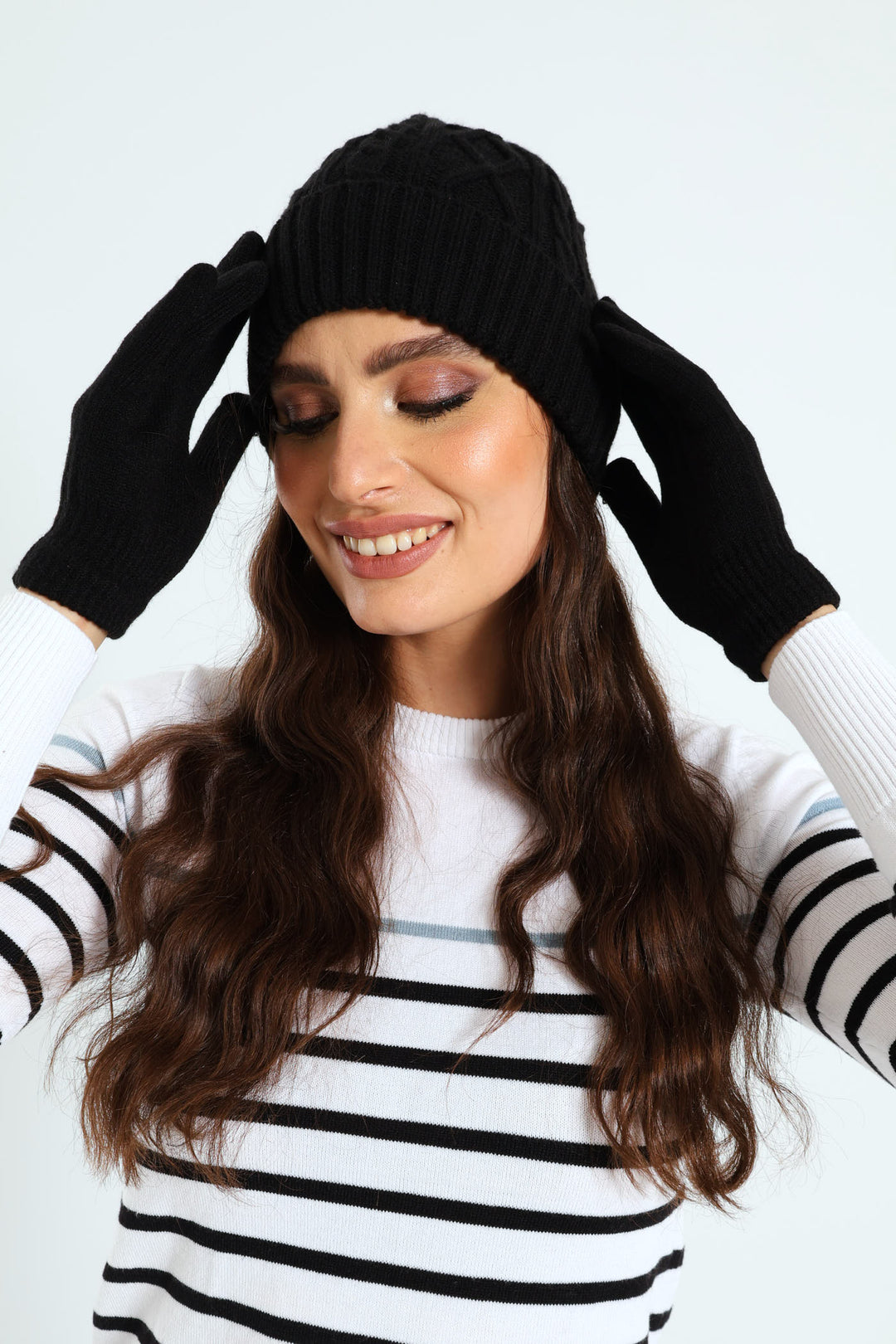Cable Knit Turn Up Beanie & Glove Set - Black