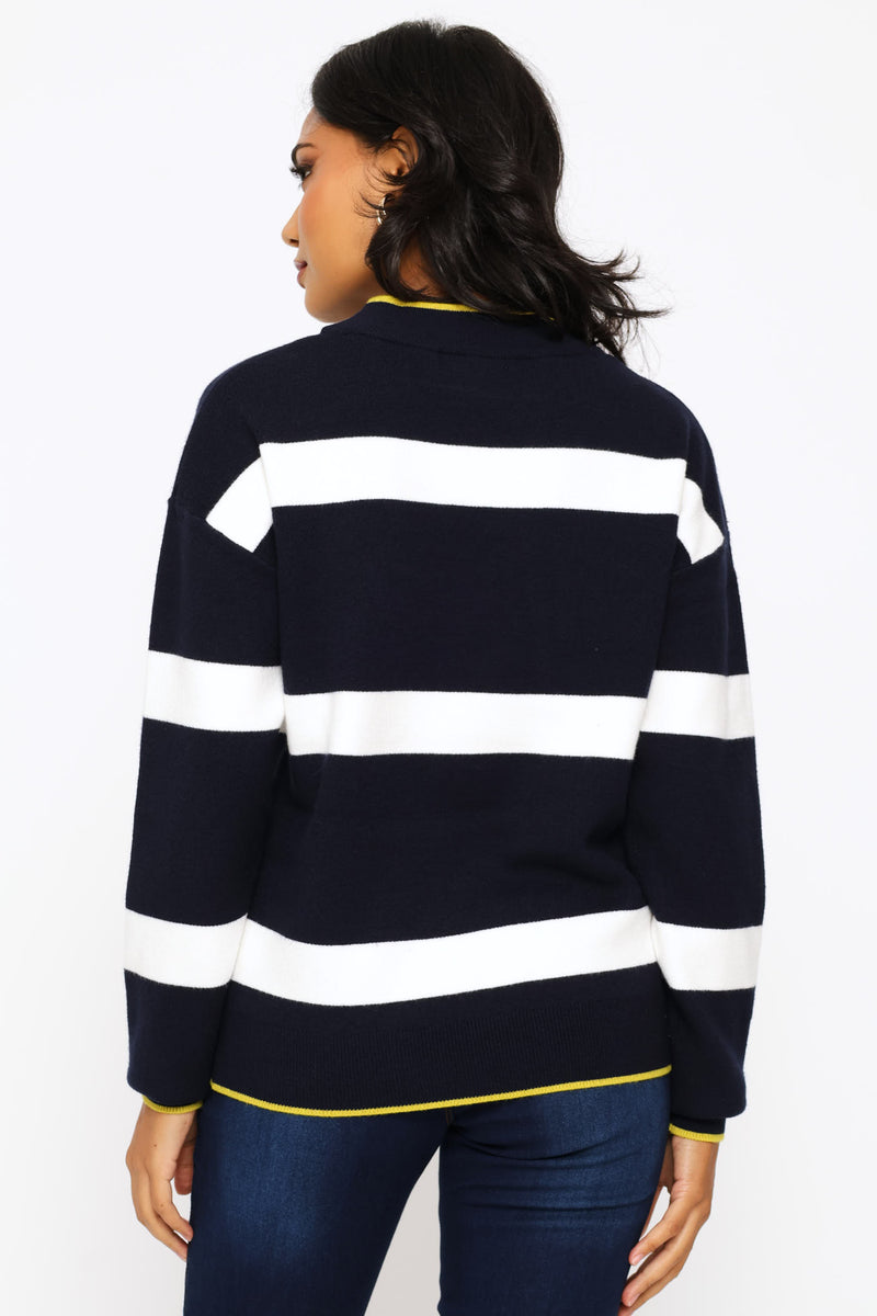 Luxe Academia Stripe Turtleneck Pullover - Navy/White