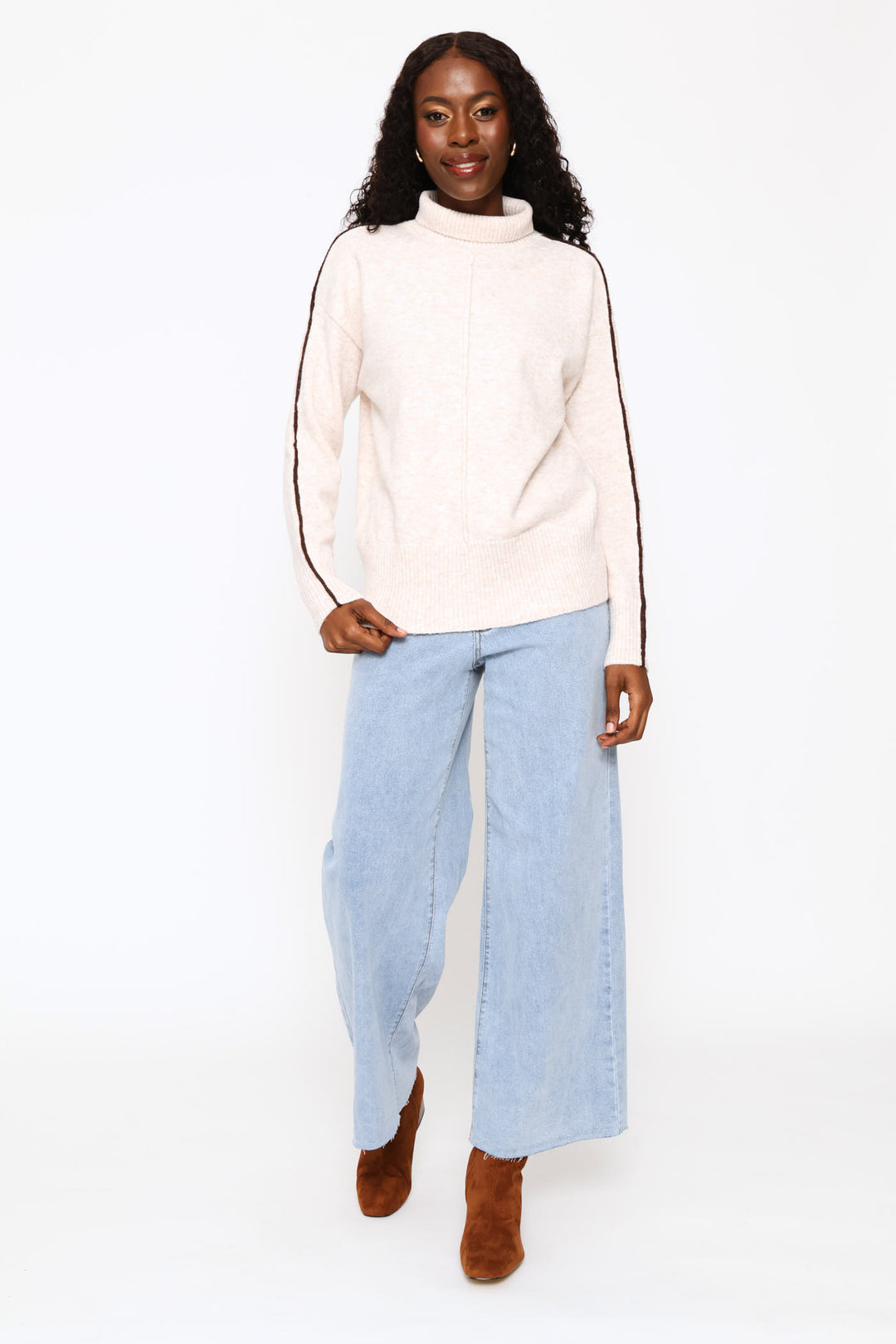 Contrast Stitching Boxy Turtle Neck Knitwear - Oatmeal