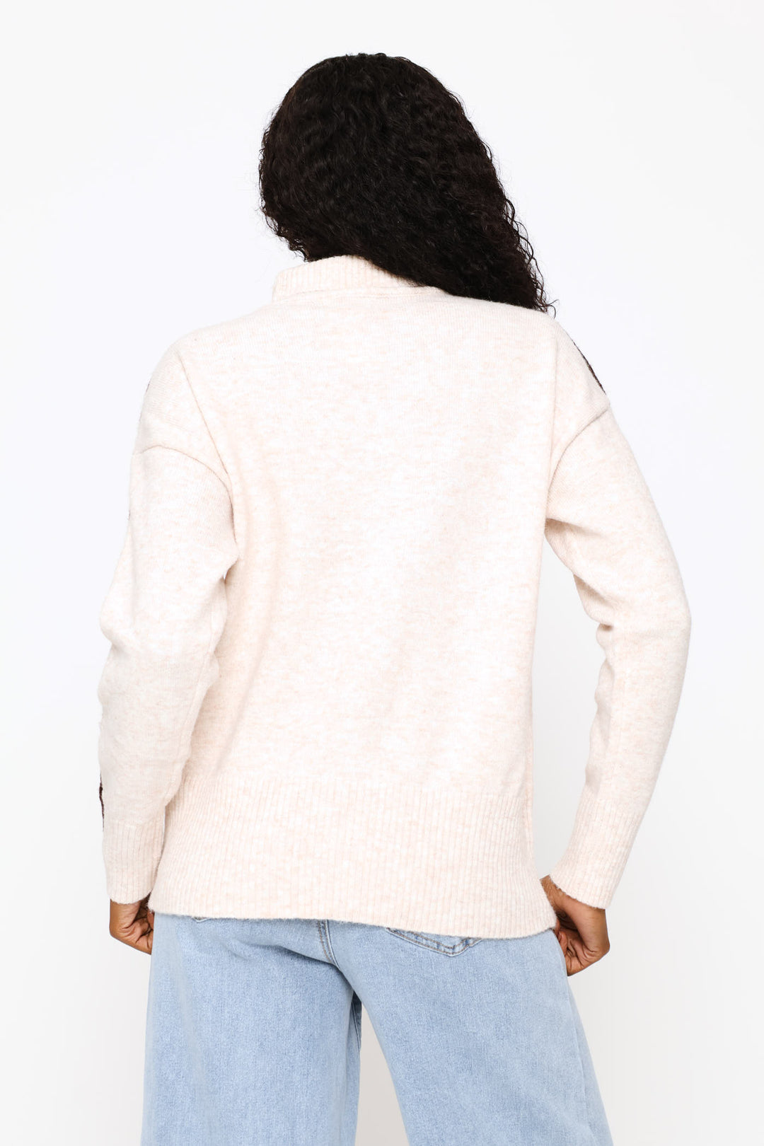 Contrast Stitching Boxy Turtle Neck Knitwear - Oatmeal