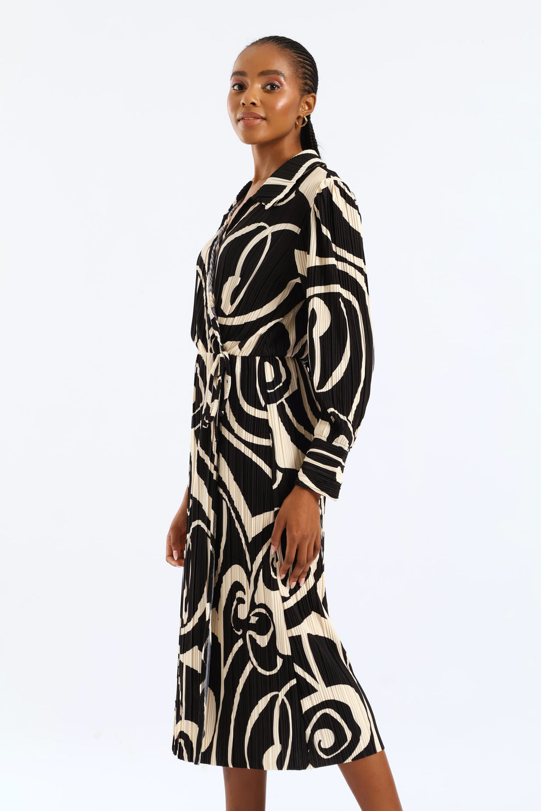 Collared Swirl Plisse Midi Dress - Black/Cream