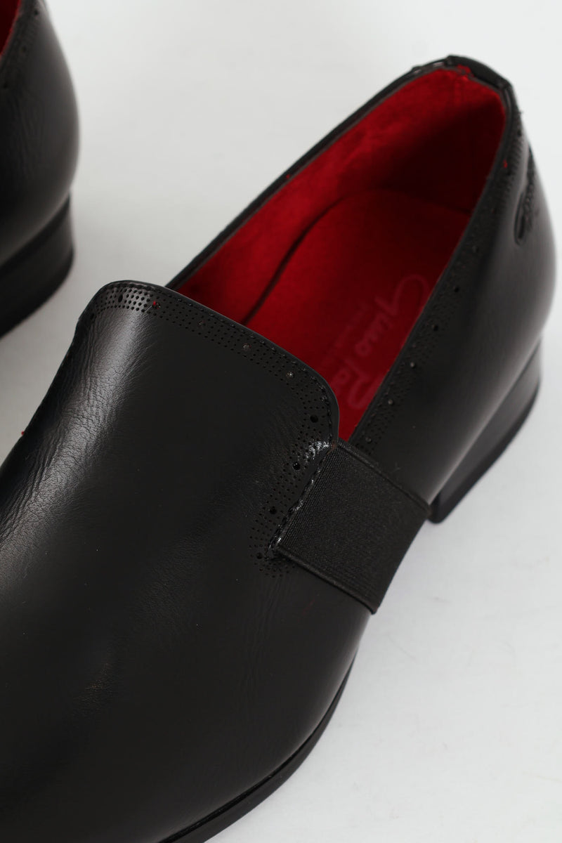 Plain Slip On With Side Gusset - Black