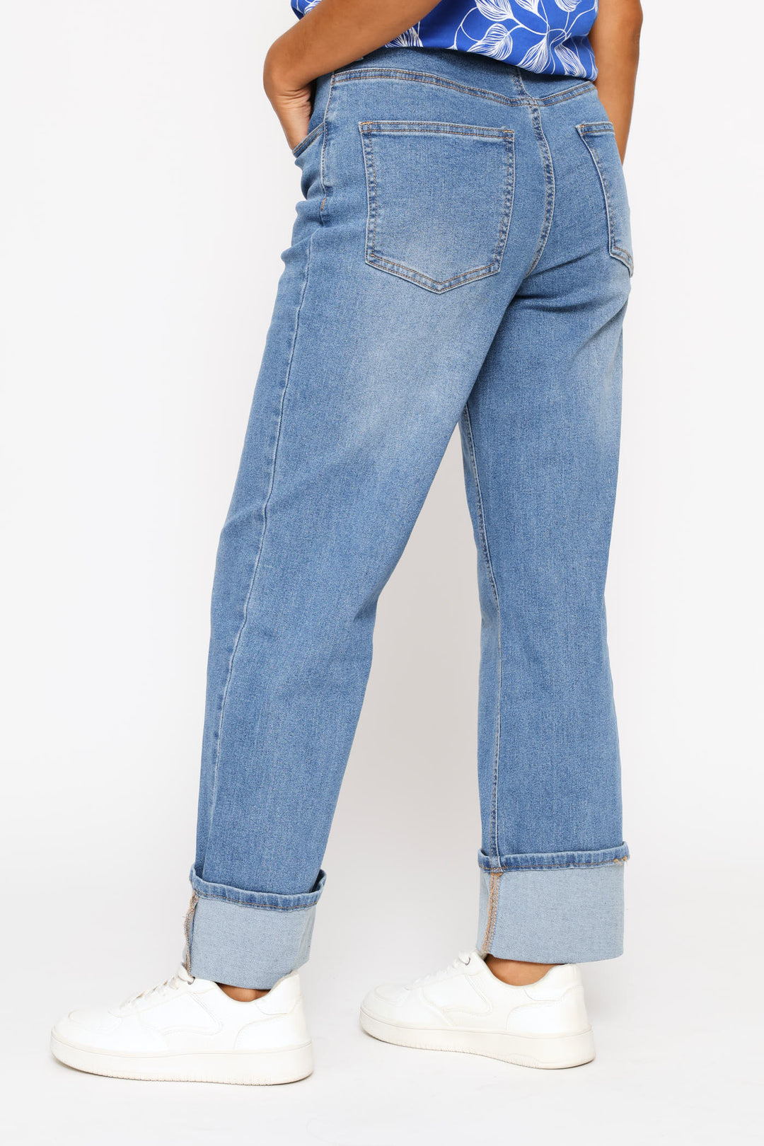 Turnup Relaxed Straight Denim With Seam Detail - Light Wash
