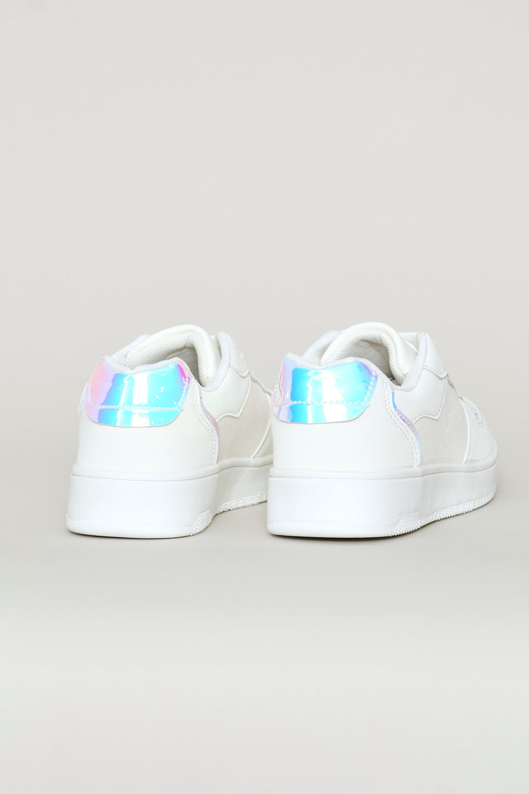 Girls Suede Court Sneaker - White