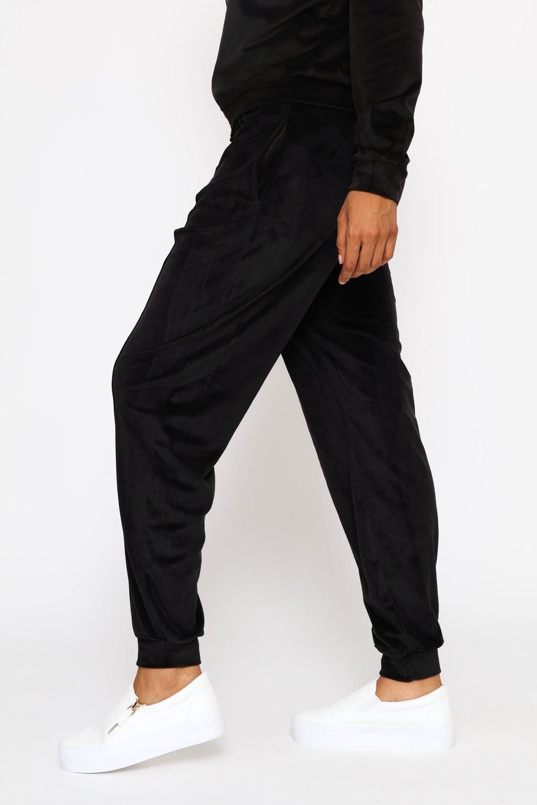 Pintuck Velour Jogger - Black