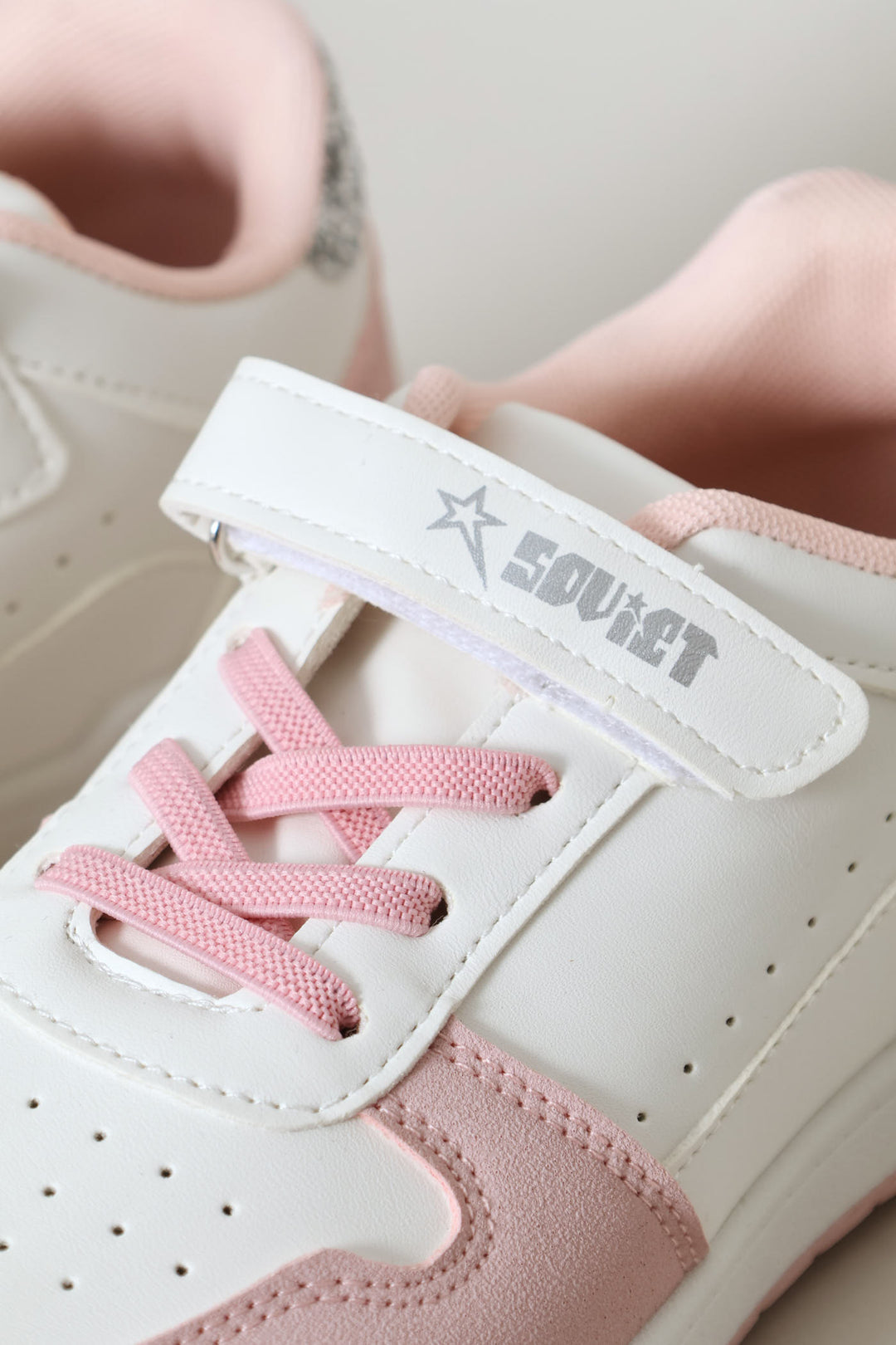Girls Aero Sneaker - White/Pink