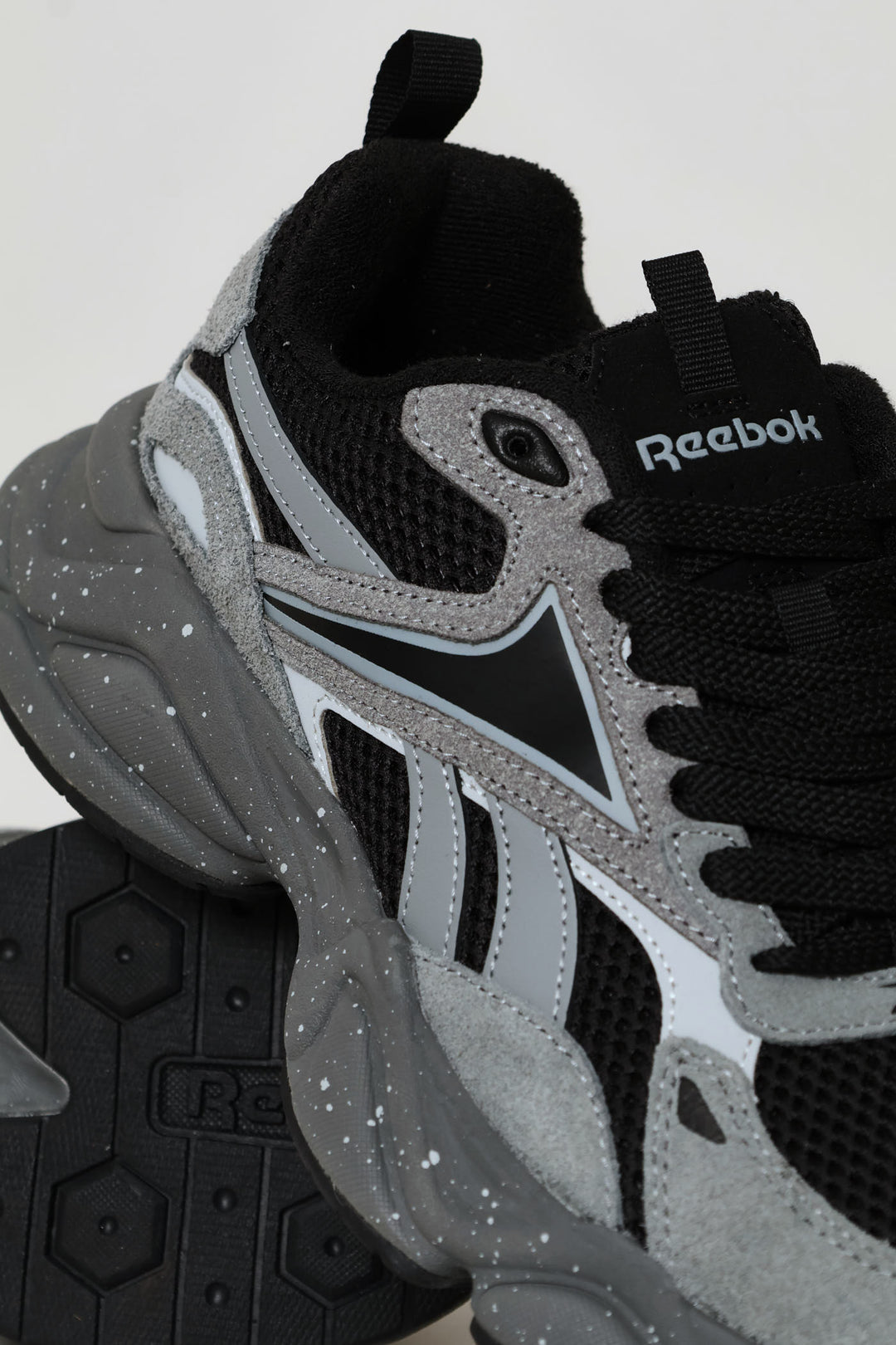 Charge Run Trainer - Grey