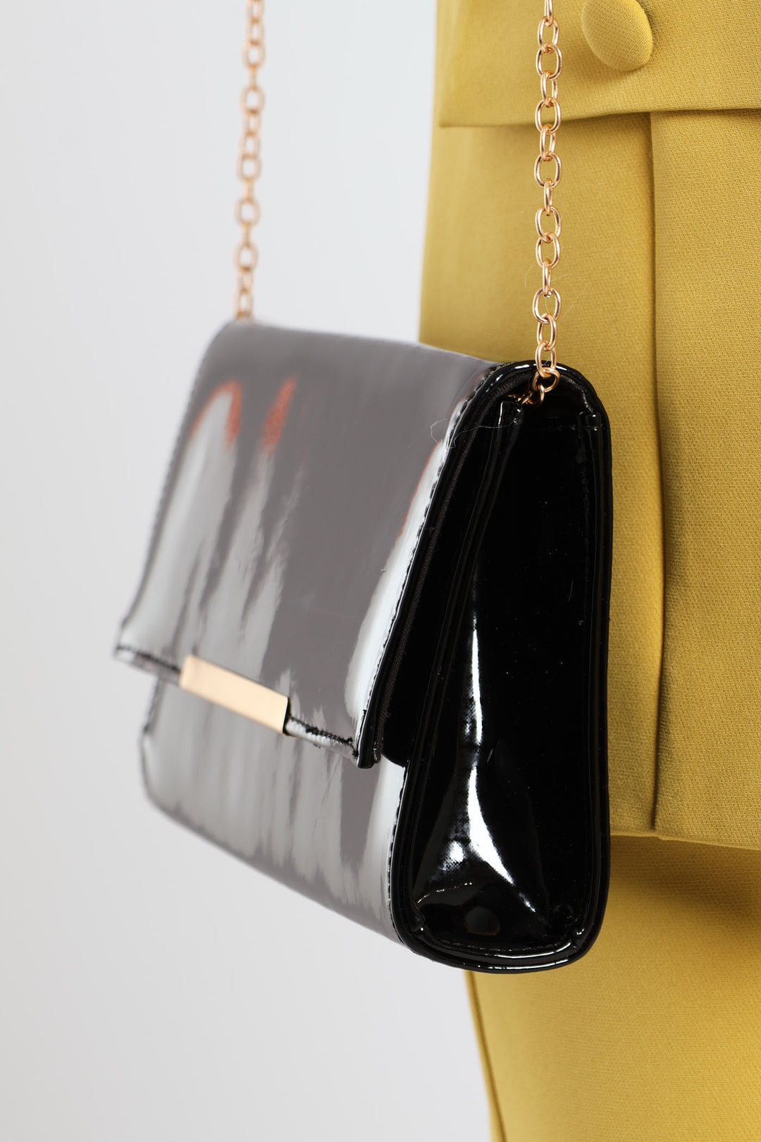Chain Strap Patent Clutch Bag - Black