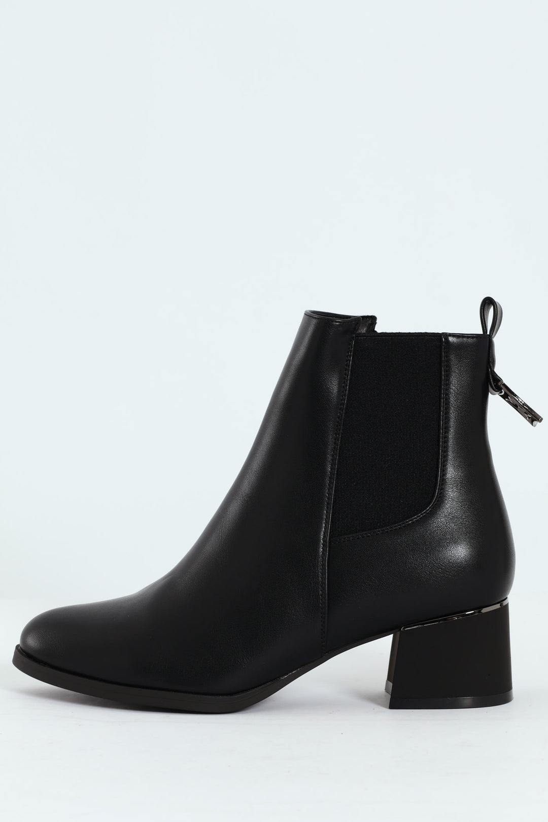 Flat Chelsea Boot With Metal Heel Insert - Black
