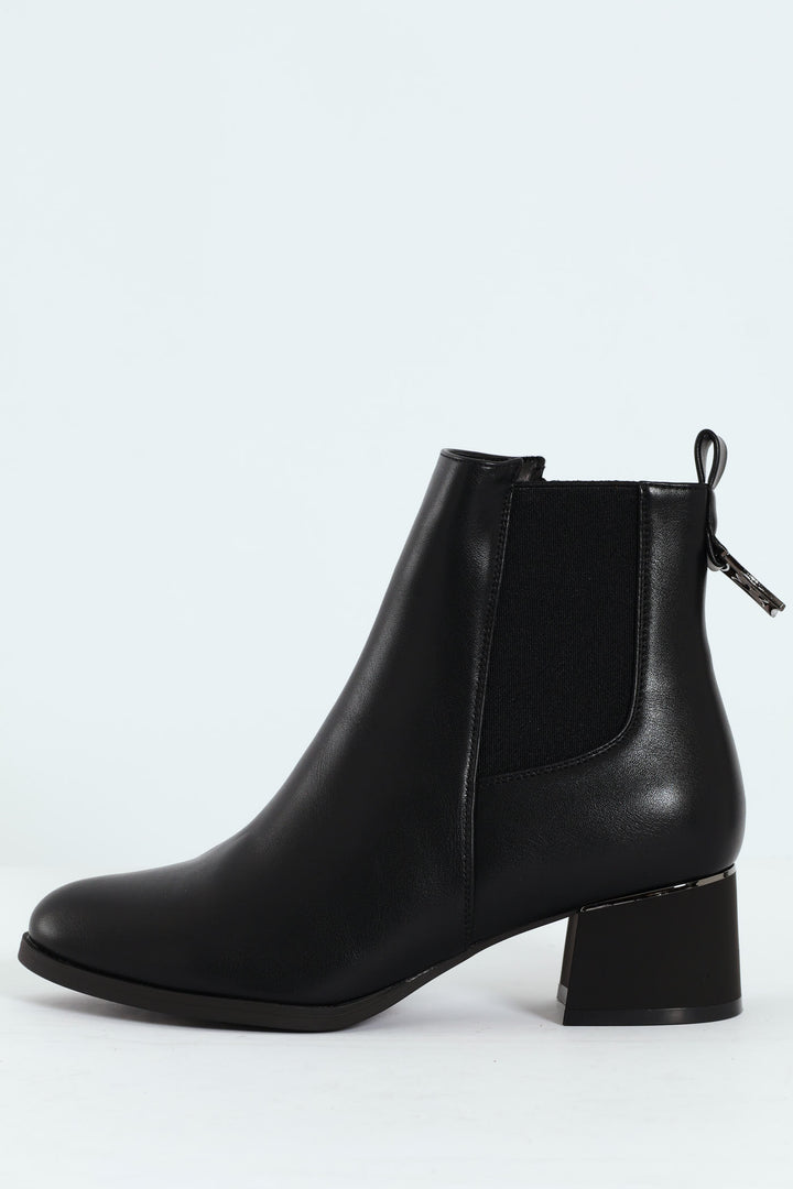 Flat Chelsea Boot With Metal Heel Insert - Black