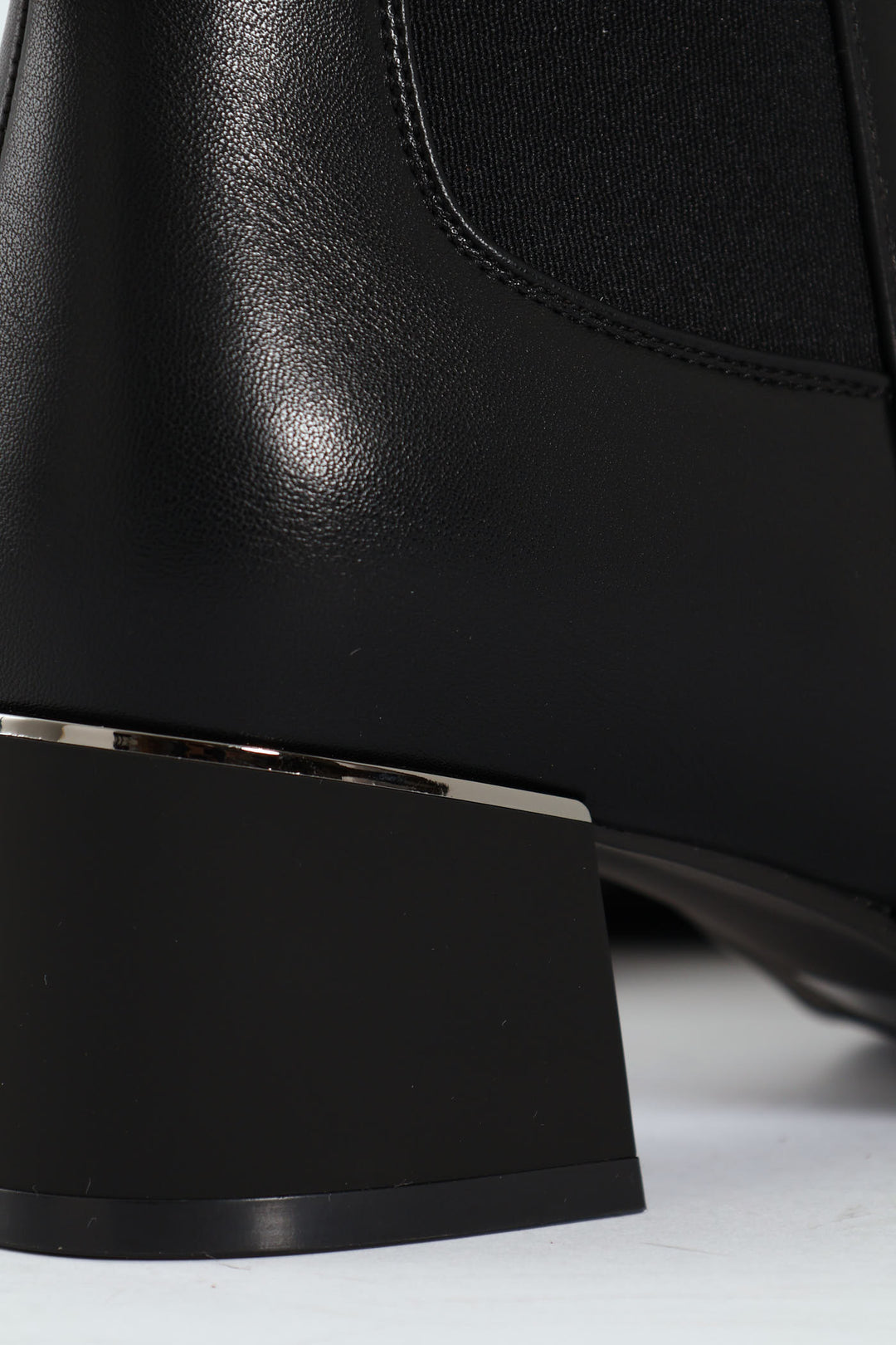 Flat Chelsea Boot With Metal Heel Insert - Black