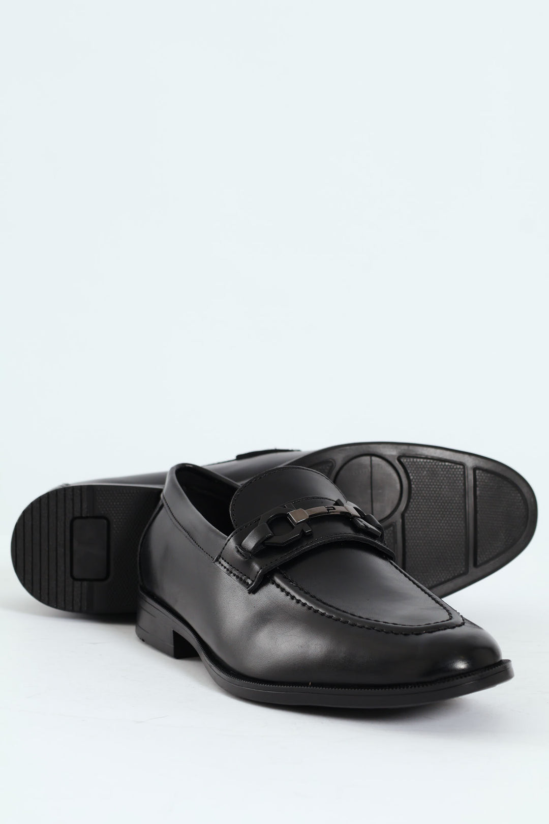 Slip On Loafer With Trim Detail - Black