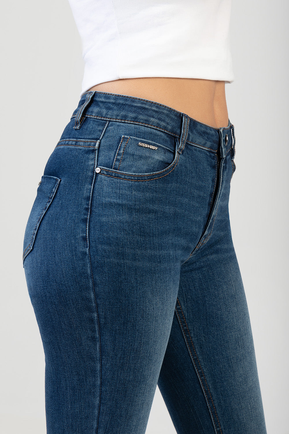 Bootleg Denim Jean - Med Wash
