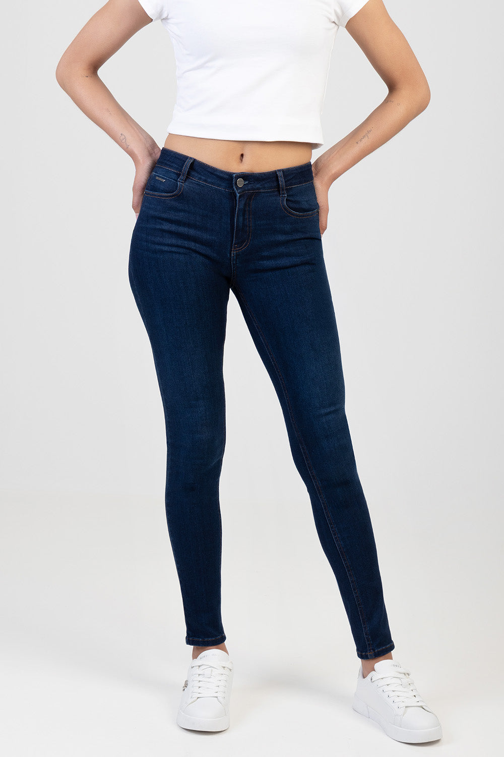 Skinny Rinse Wash Denim With Slight Brushing - Dark Wash Ink