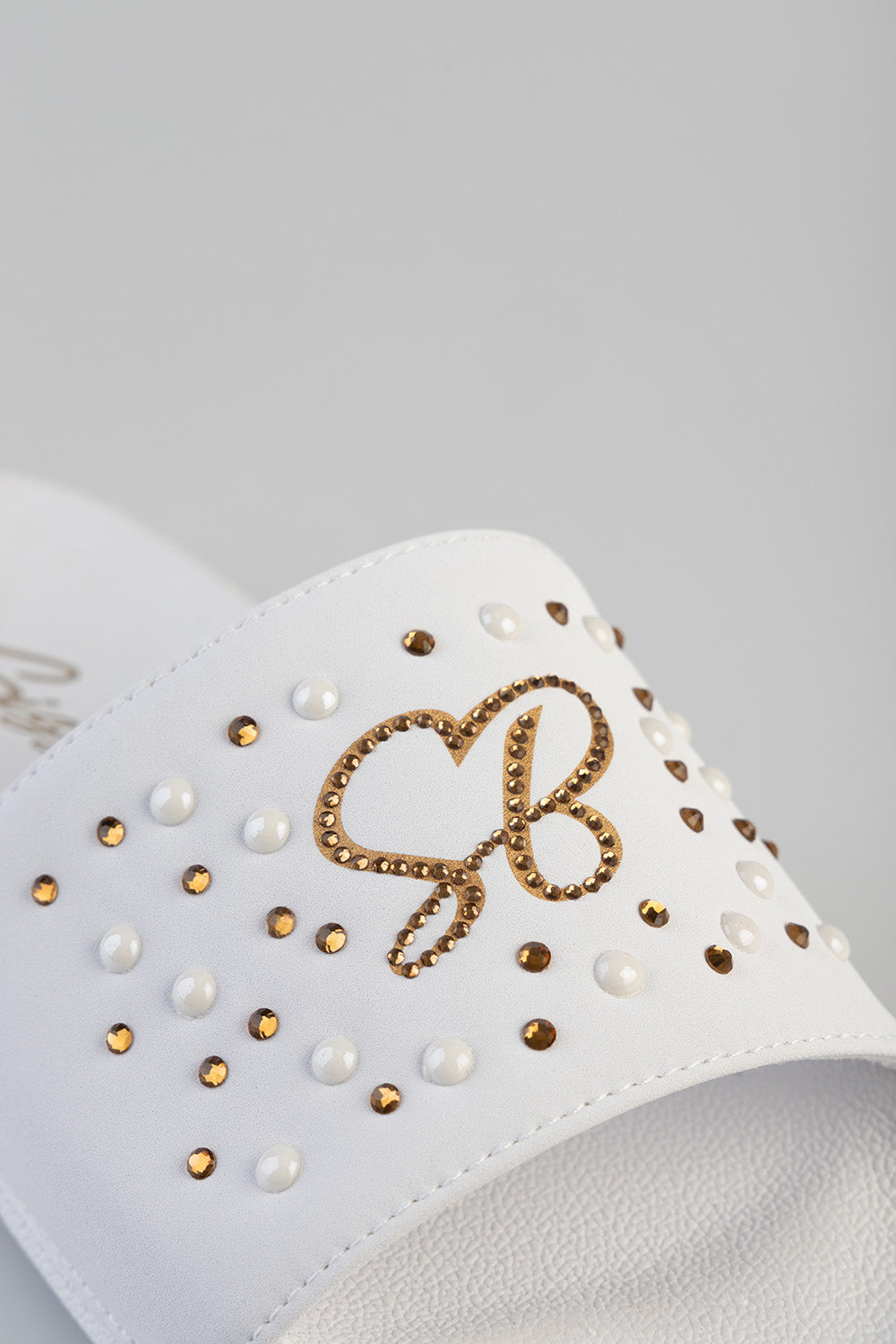 Paula Embroidered Slide - White