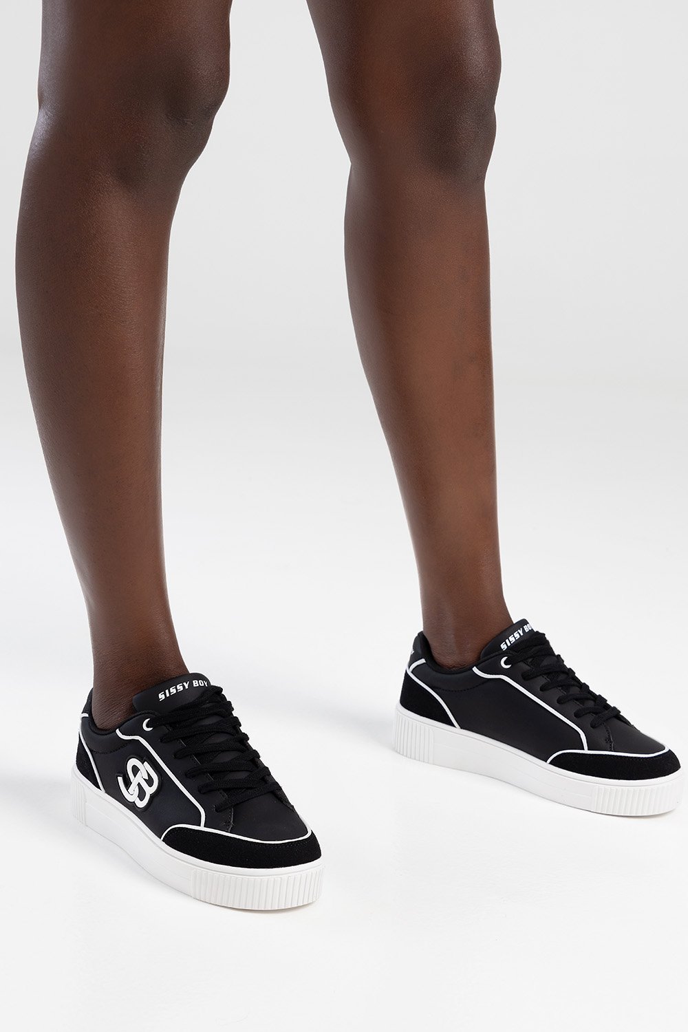 Contrast Detail Lace-Up Low Sneaker - Black