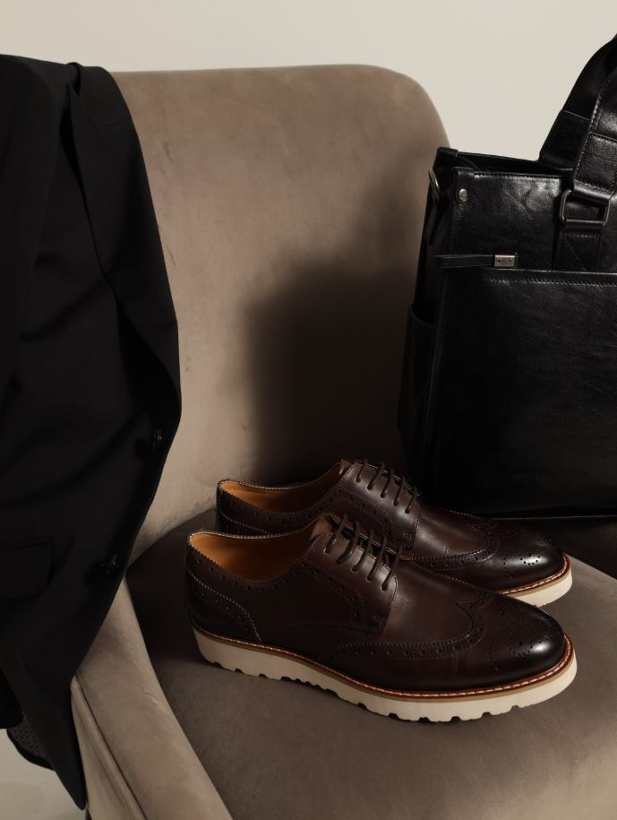 Brogue Smart Casual Lace-Up With White Sole - Chocolate