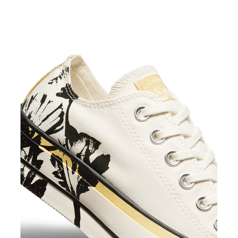 Ladies Chuck Taylor All Star Lift Sneaker - Cream