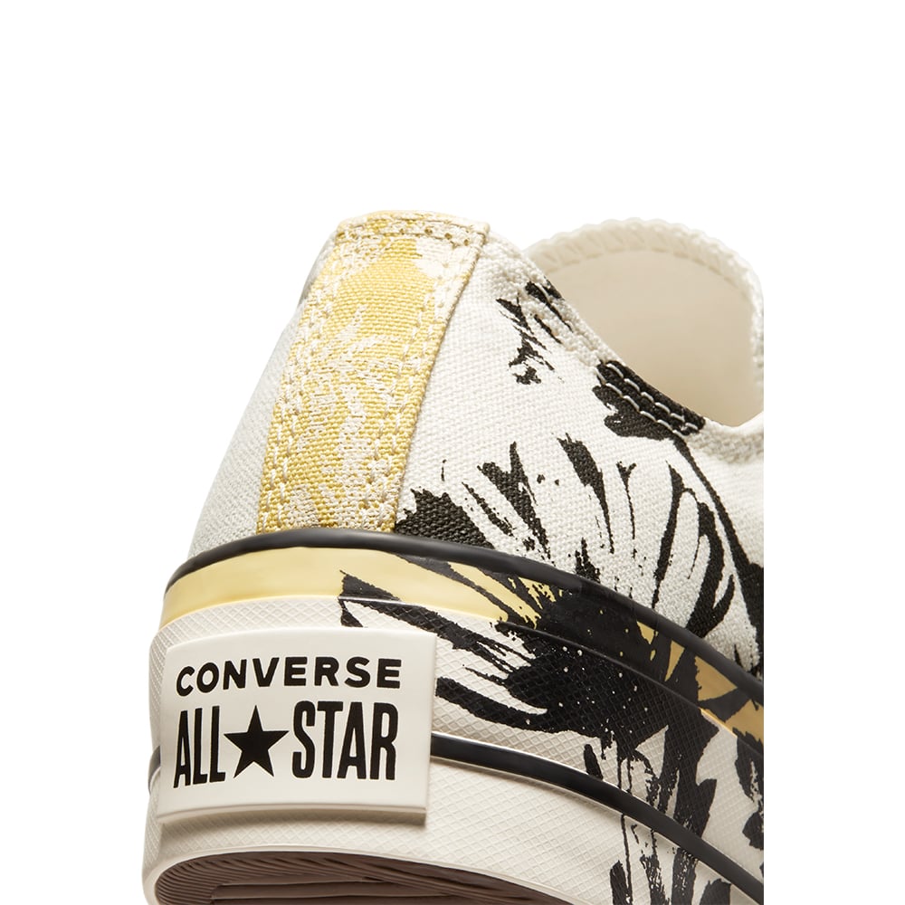 Ladies Chuck Taylor All Star Lift Sneaker - Cream