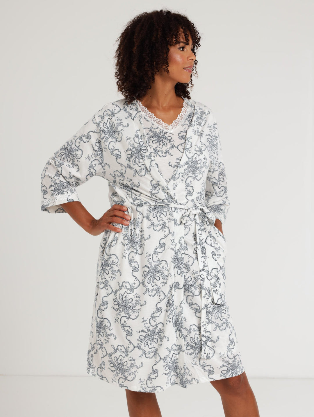 Ladies Ornate Gown - Cream