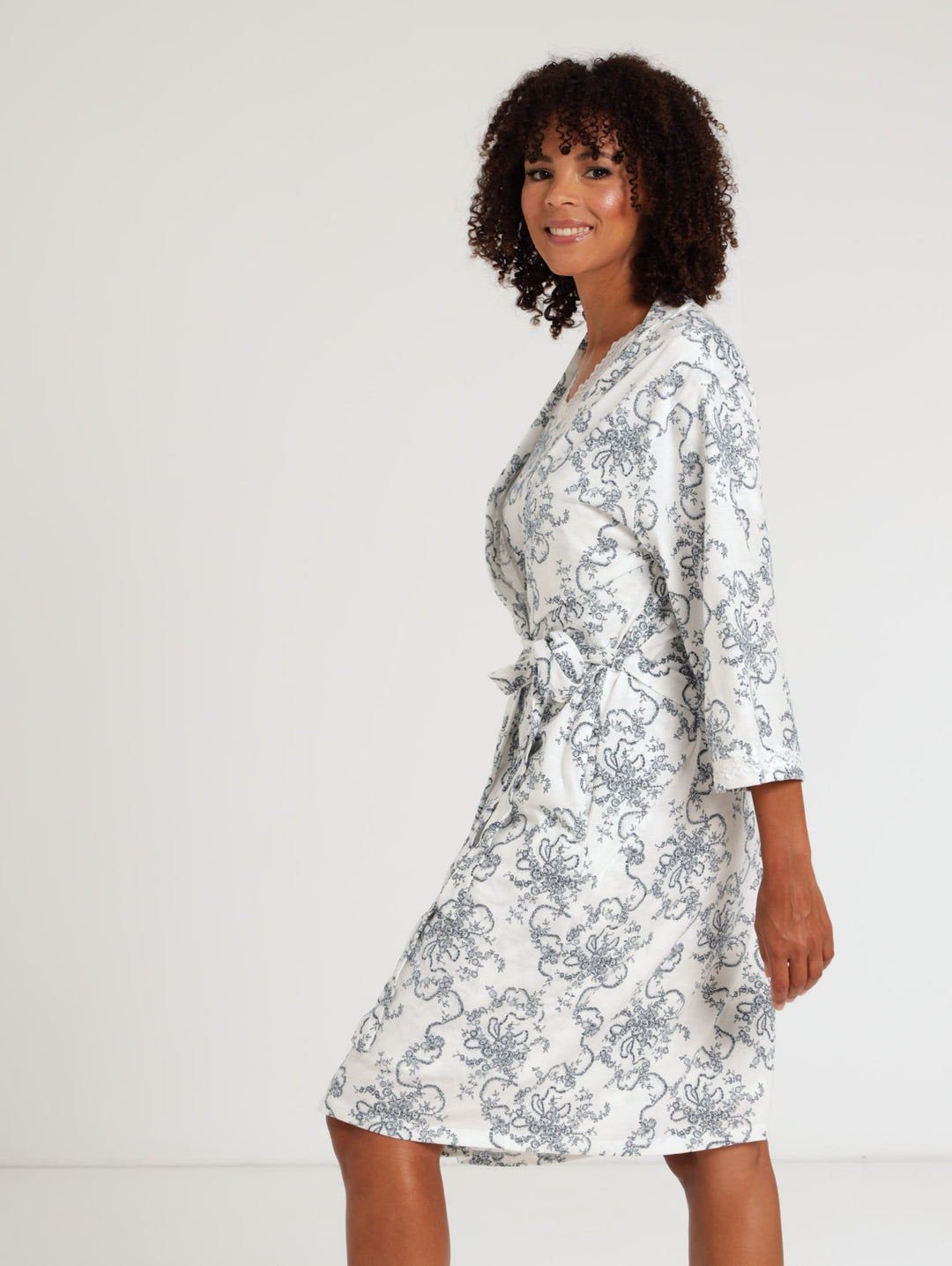 Ladies Ornate Gown - Cream