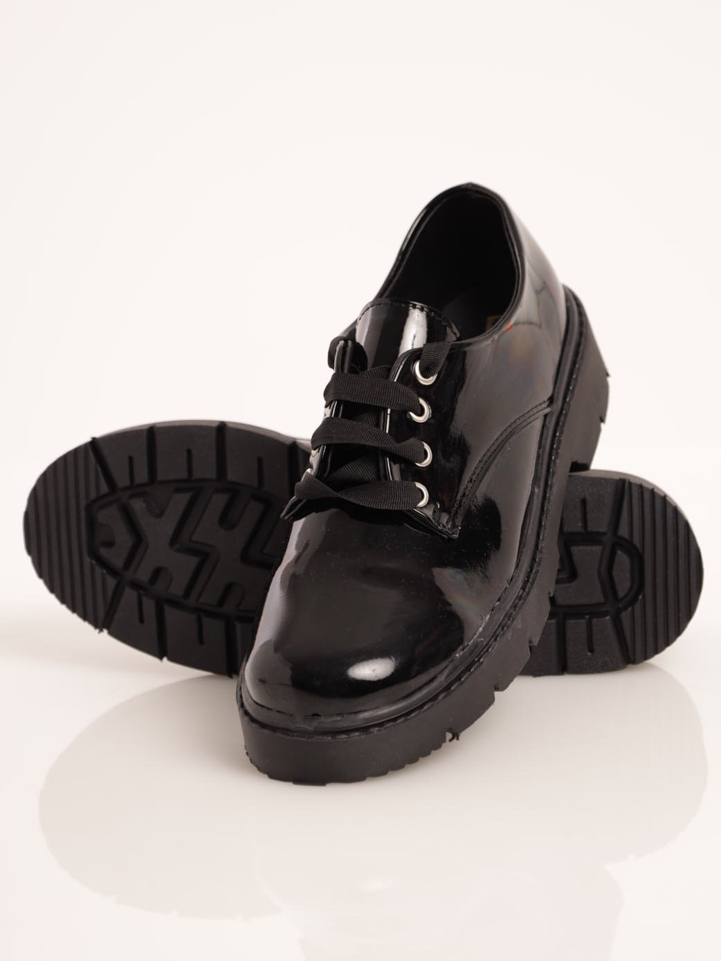 Ladies Basic Chunky Lace-Up Patent Shoe Black