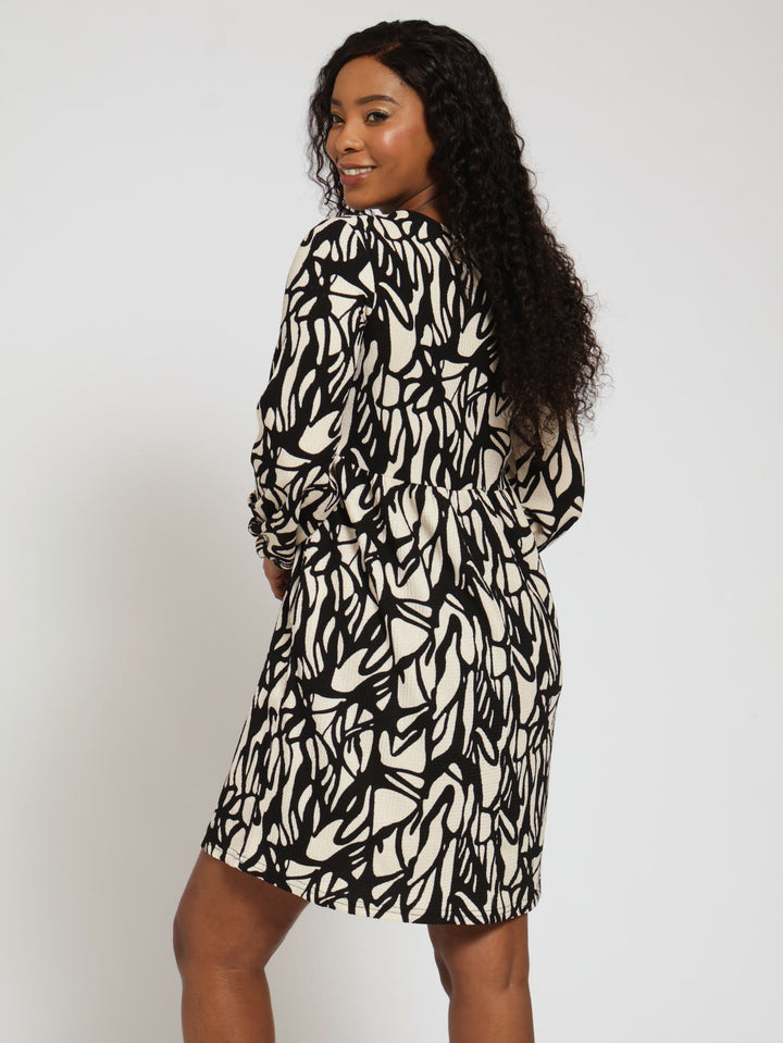 Long Sleeve V-Neck Crinkle Babydoll Mini Dress - Black/Beige