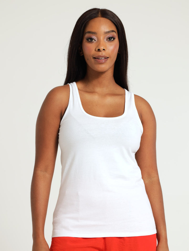Scoop Neck Stretch Tank Top - White