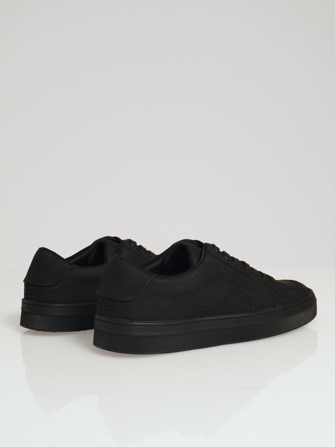 Kiaro Basic Mono Lace Up Sneaker - Black