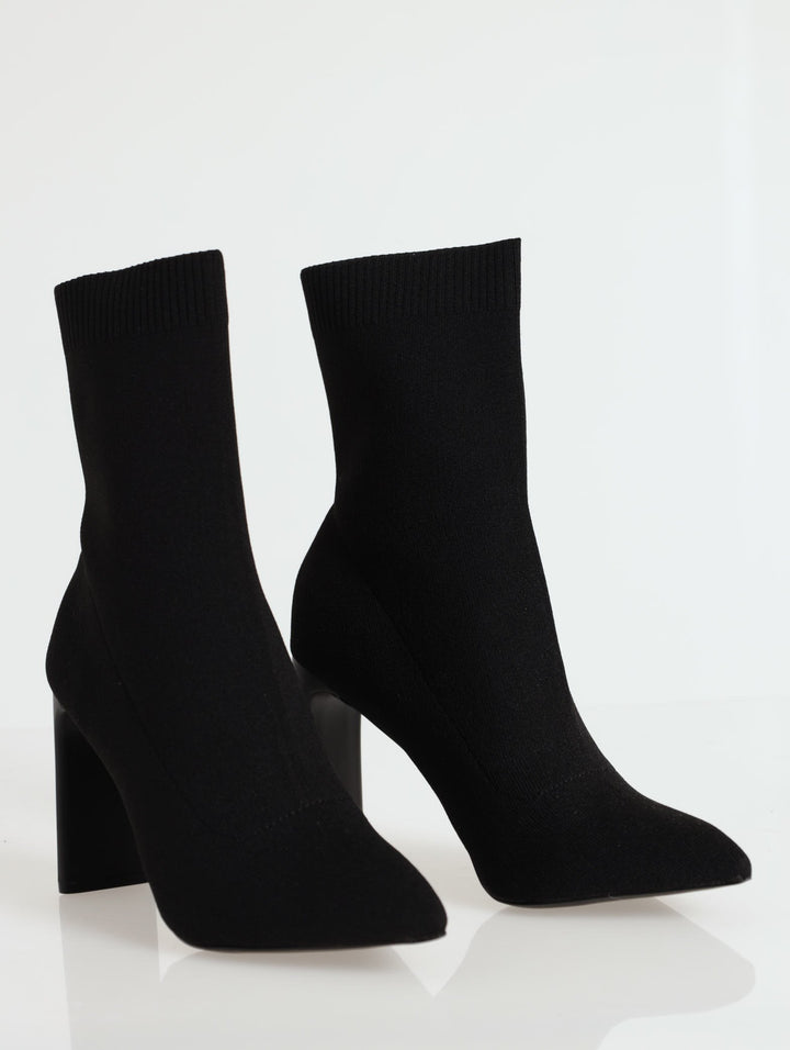 Noraah Thin Block High Heel Boot - Black
