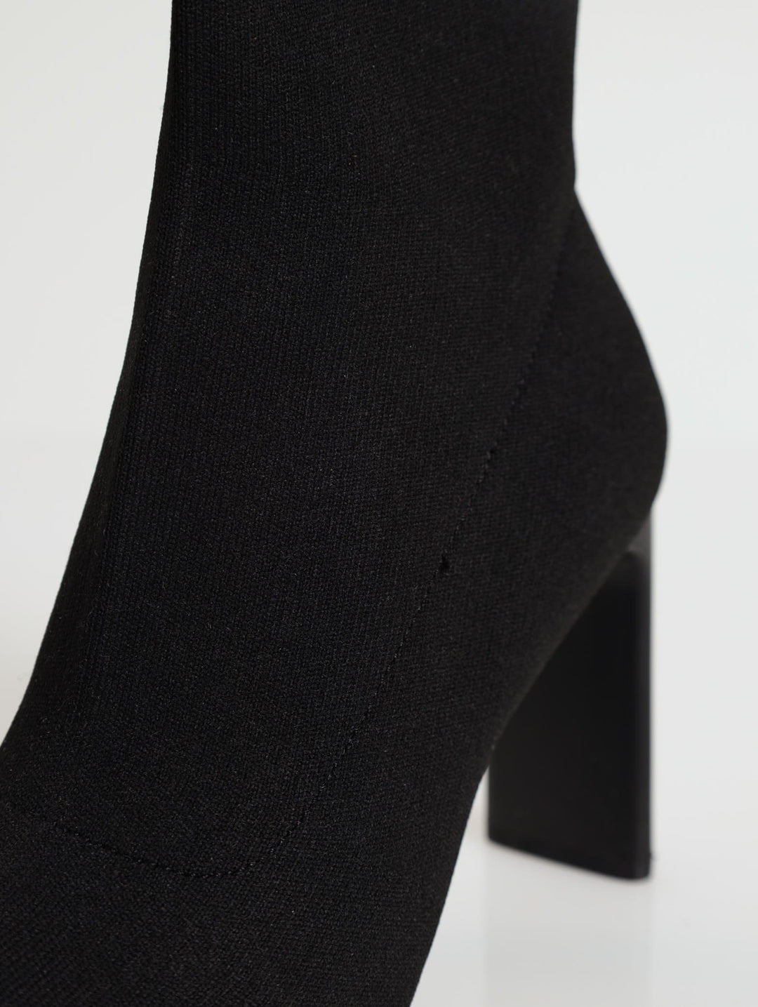 Noraah Thin Block High Heel Boot - Black