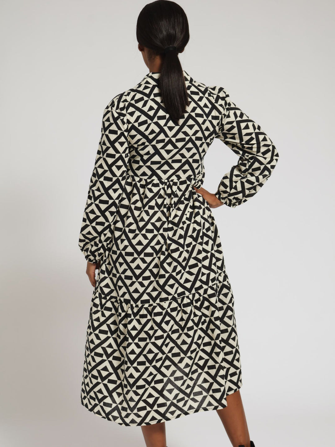 Long Sleeve Tiered Maxi Shirt Dress - Black/Beige