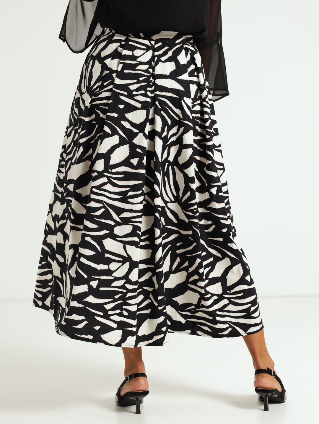 Box Pleat Skirt - Black/Cream