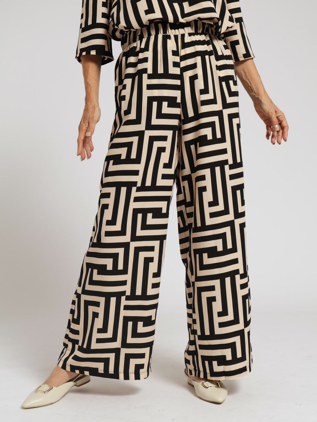 Wideleg Geo Print Pants - Black