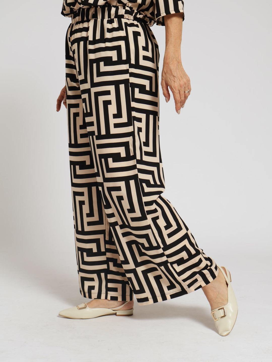 Wideleg Geo Print Pants - Black