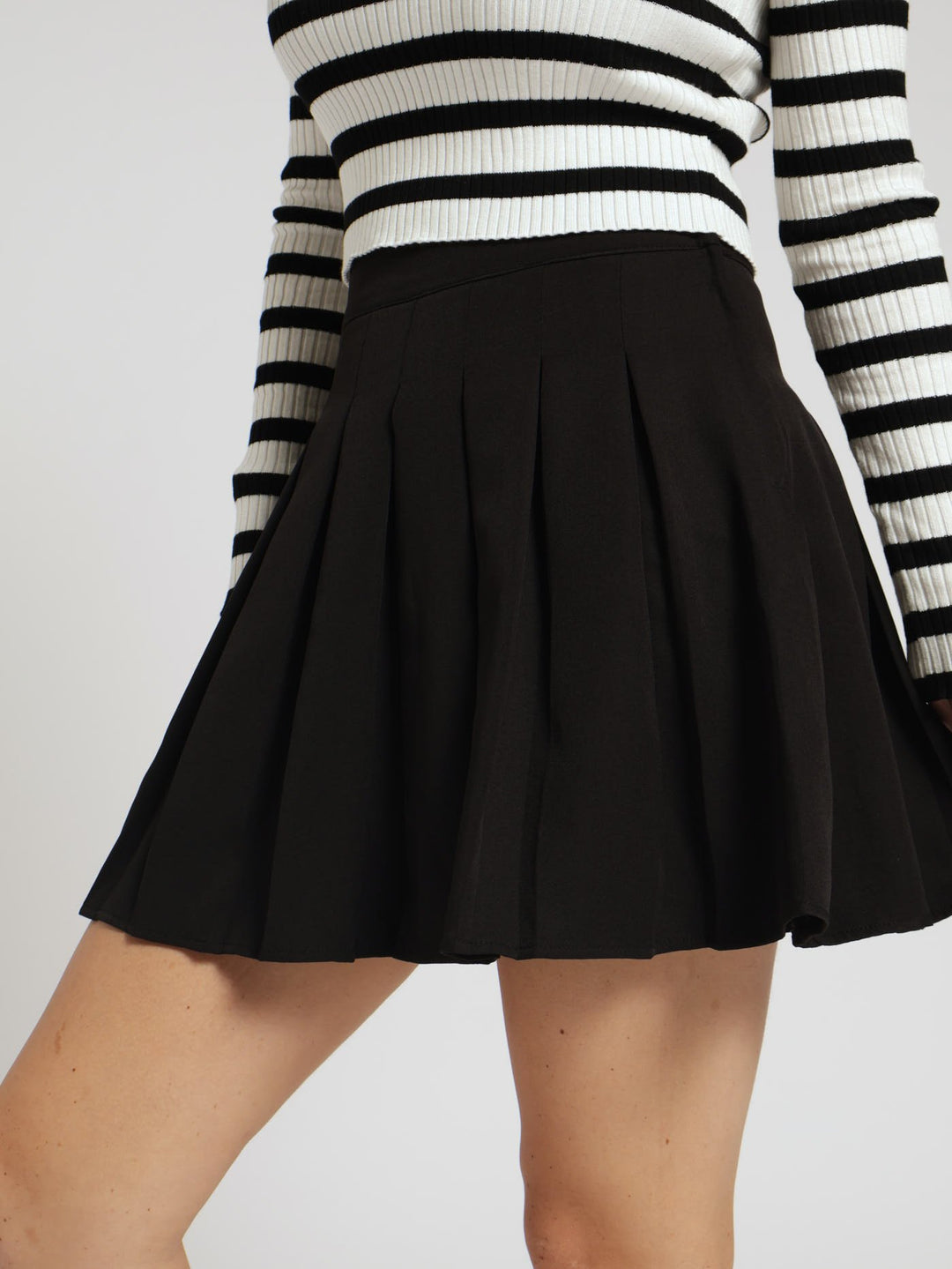 Plain Pleated Skirt - Black