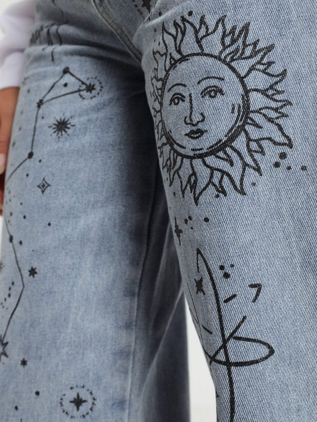 Ladies Salty Light Wash Celestial Belted Straightleg Denim Jean