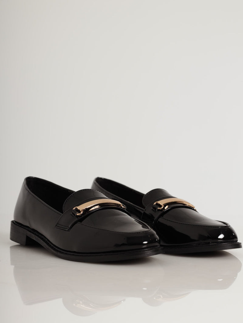 Ladies Loafer With Solid Metal Bar - Black