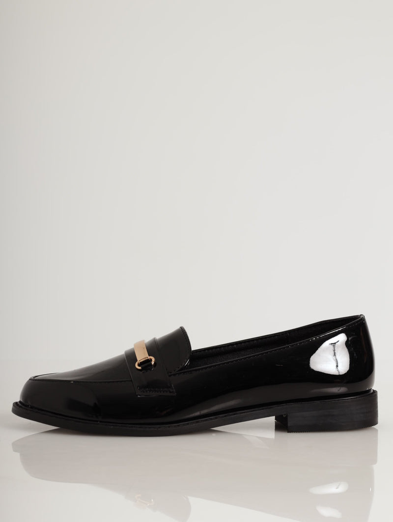 Ladies Loafer With Solid Metal Bar - Black