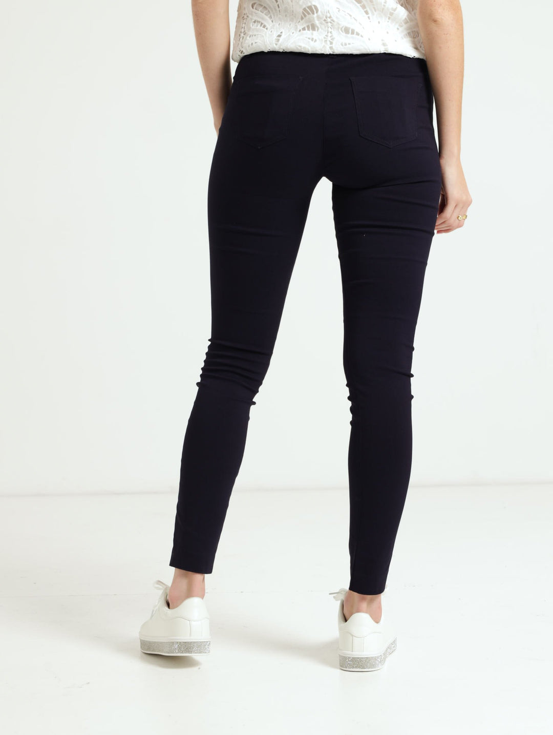 Eresha Mid Rise Trouser - Navy