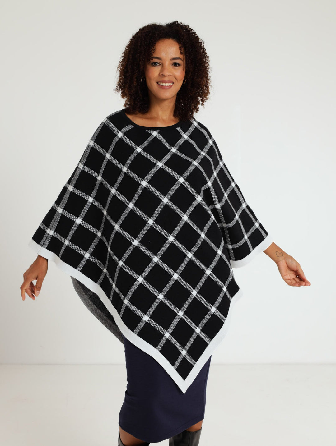 Poncho - Black/White
