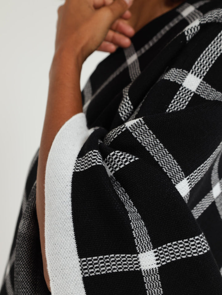 Poncho - Black/White