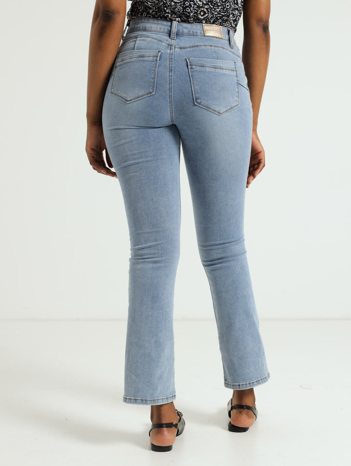 Bootleg Jeans - Light Wash