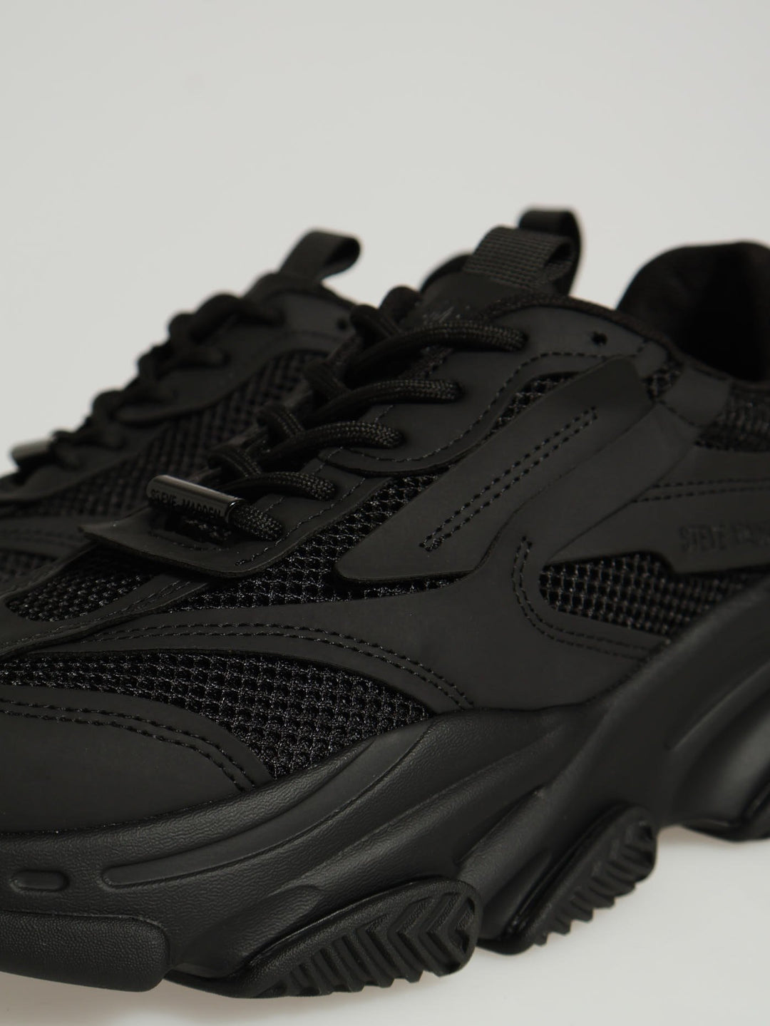 Possess Chunky Monochrome Lace Up Sneaker - Black