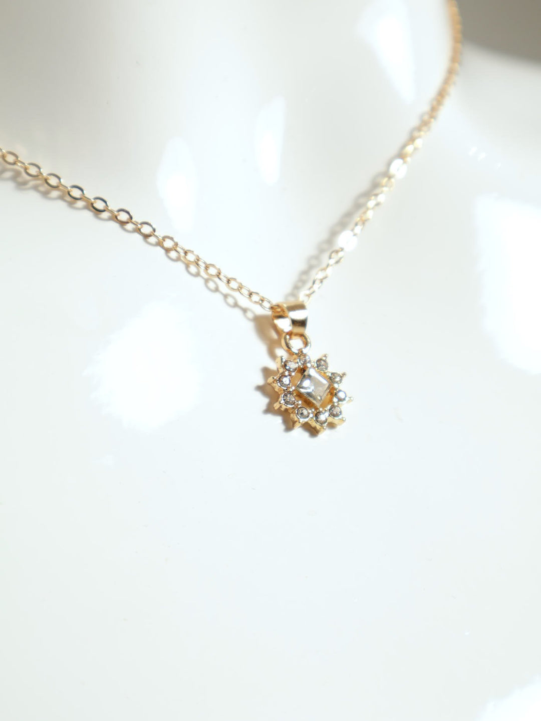 2 Pack Diamante Star Pendant Necklace With Studs - Gold