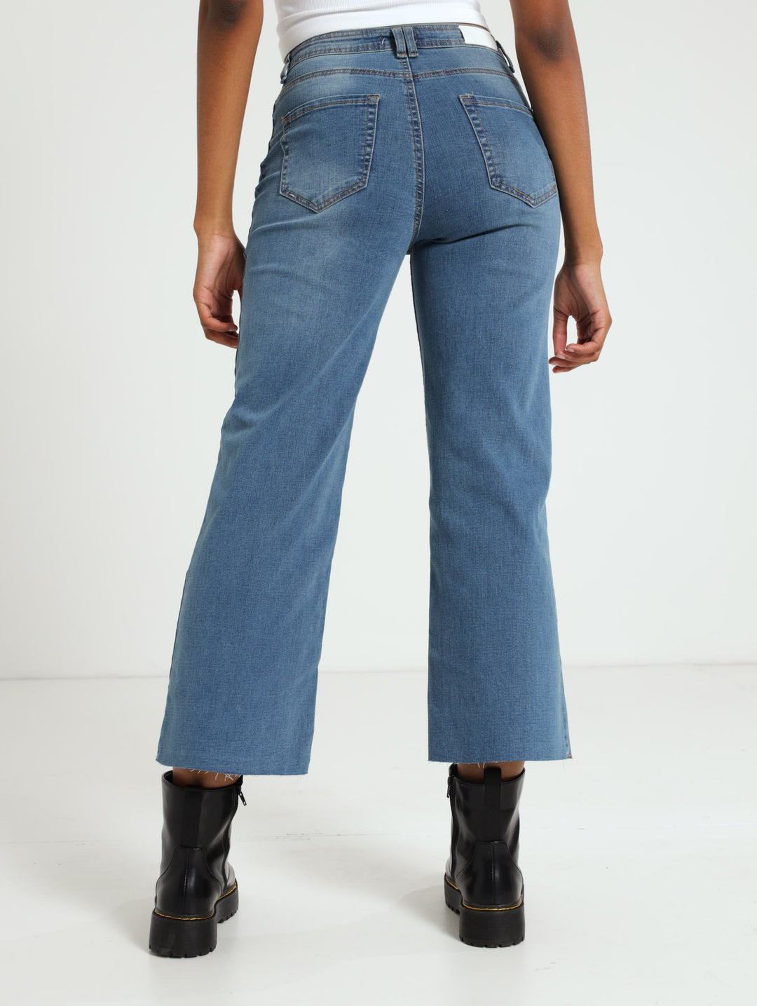 Ankle Grazer Wideleg Jean - Light Wash