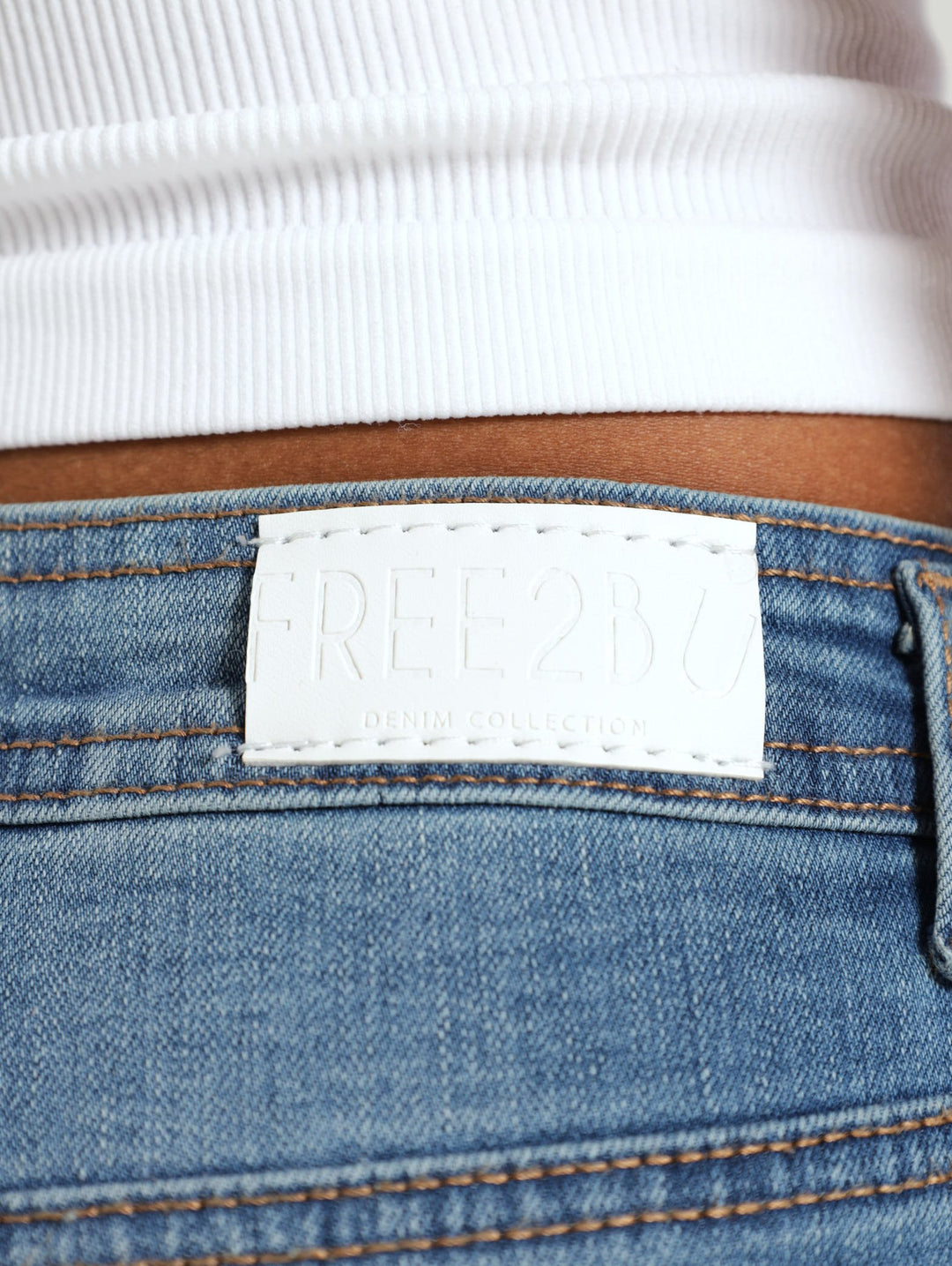 Ankle Grazer Wideleg Jean - Light Wash