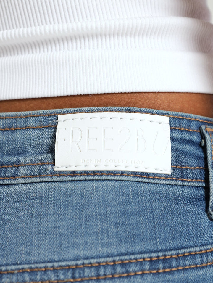 Ankle Grazer Wideleg Jean - Light Wash