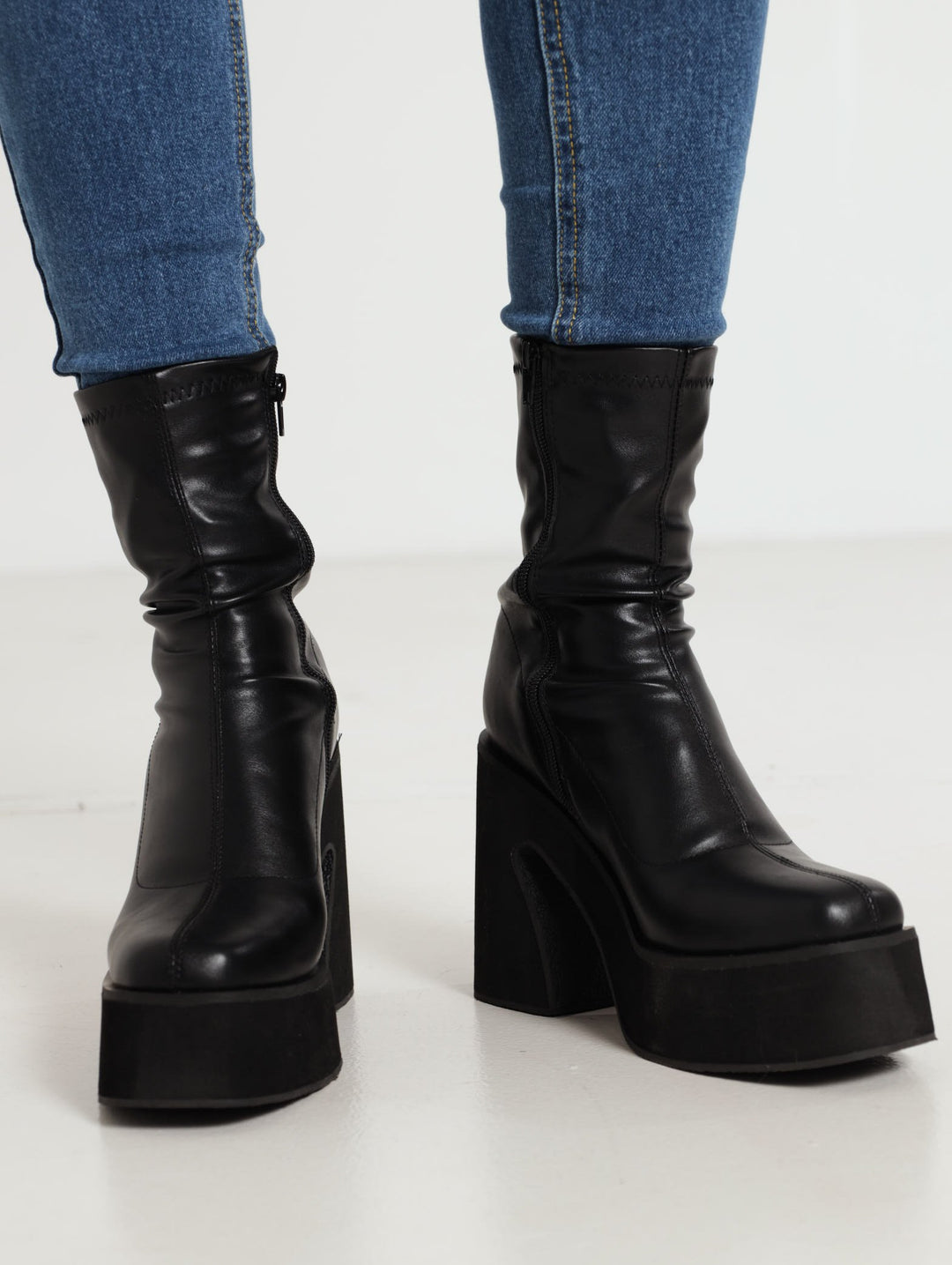 Ladies Platform Ankle Boot - Black